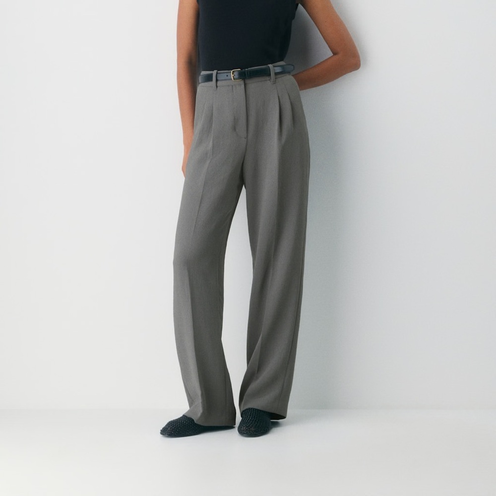 The Effortless Pant™ - Crepette™
$148
High-waisted, wide-leg  crepe trousers